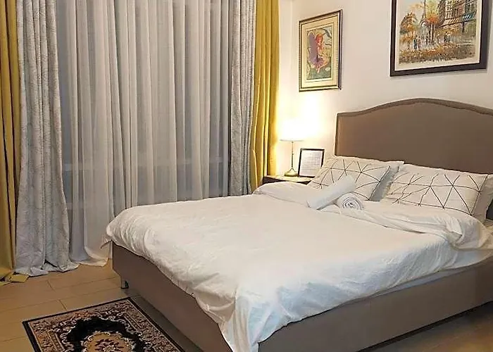 Отель 150 Newport Boulevard Near Naia Terminal 3