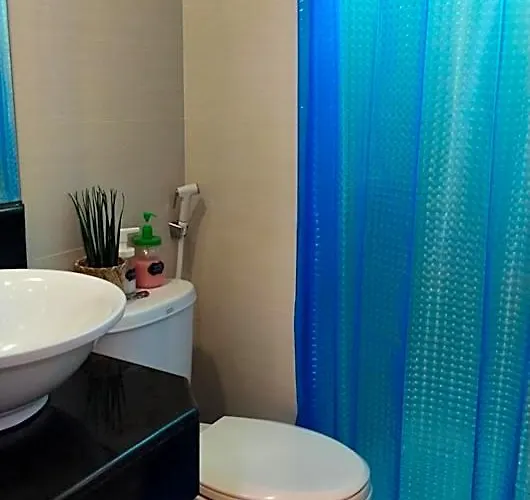 Отель 150 Newport Boulevard Near Naia Terminal 3 3*