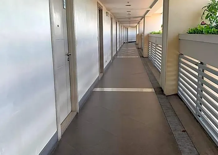 150 Newport Boulevard Near Naia Terminal 3 3* Манила