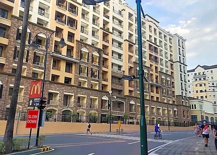 Отель 150 Newport Boulevard Near Naia Terminal 3 3*